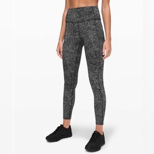 LULULEMON. Fast and Free. High-Rise 7/8 Leggings. Size 4.
